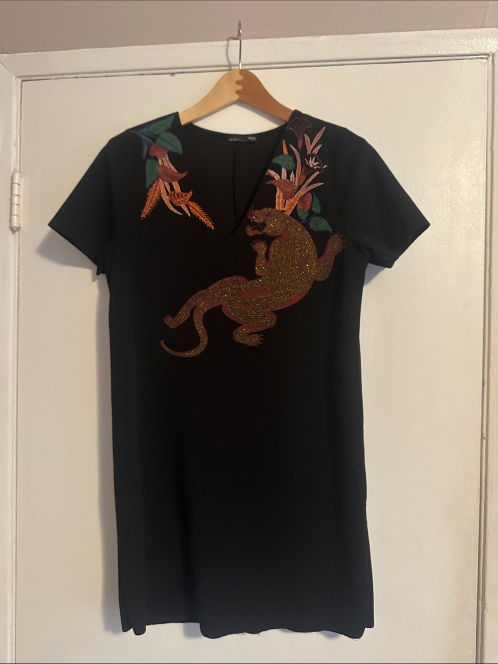 Black Short-Sleeve Shift Dress with Embroidered Floral and Panther Motif